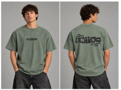 T-Shirt The Greatest Story, grün washed mit Stempel-Symbolen, vorne und hinten (Visualisierung)